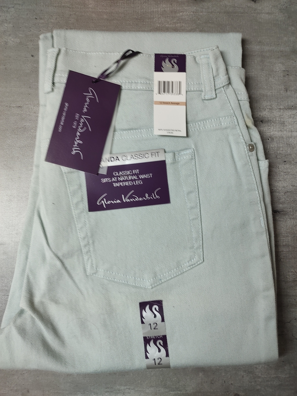 Gloria Vanderbilt Classic Fit Jeans in Ice Flower (Light Green)